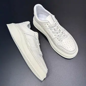 2023 Новые дышащие белые кроссовки; Мужская осенняя модная обувь с низким берцем на толстой подошве со шнуровкой;