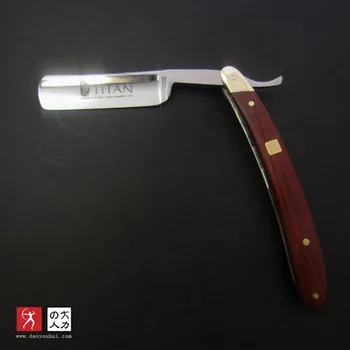 бритвенное лезвие titan с деревянной ручкой для бритья готово к бритью